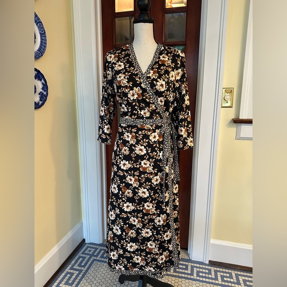 3/4 Sleeve V-Neck Floral Printed Wrap Dress (Reversible), Size M/L - Picture 2 of 12